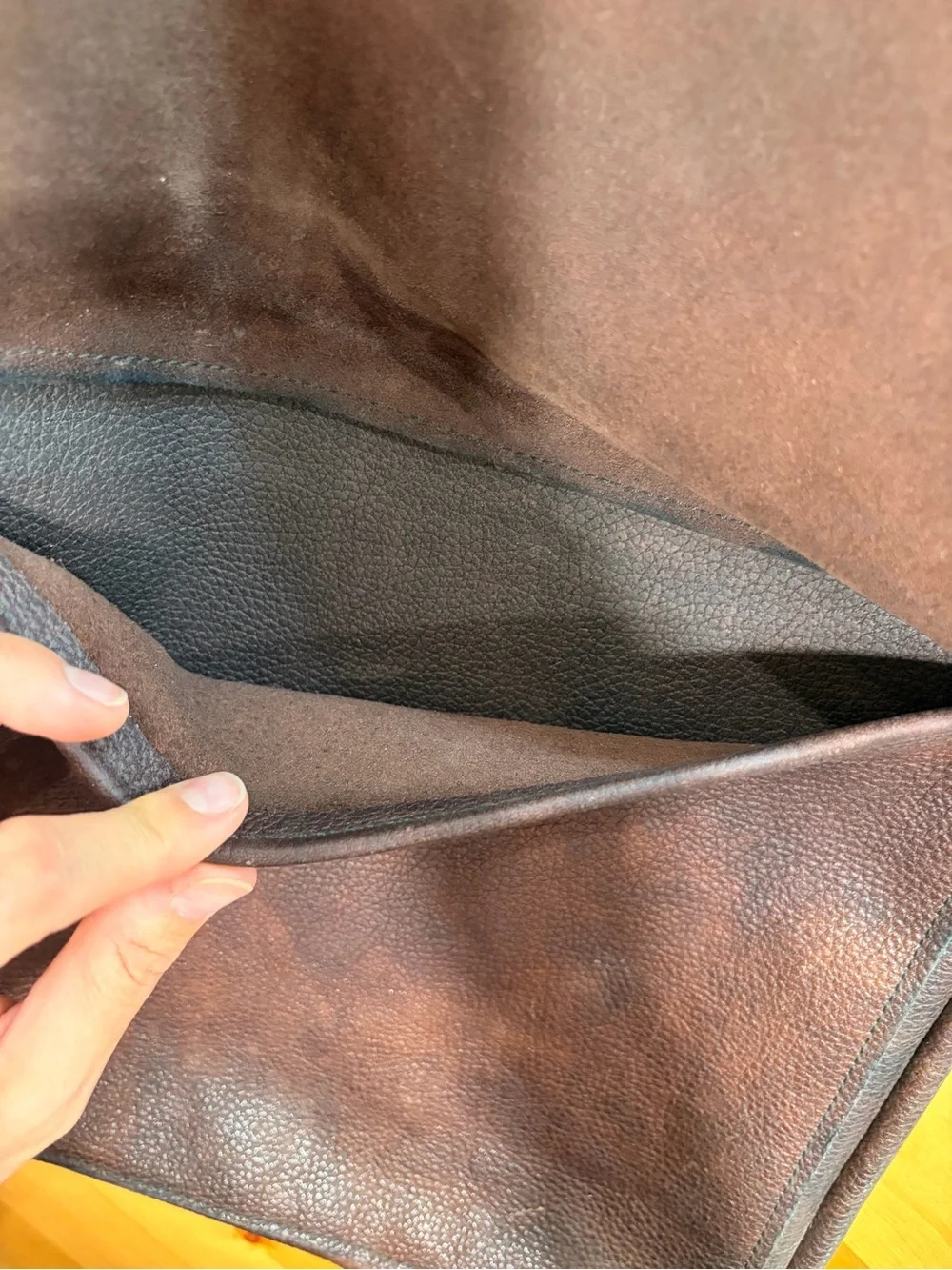 Vintage Chocolate Leather Messenger Crossbody Bag - Classic Everyday Carry